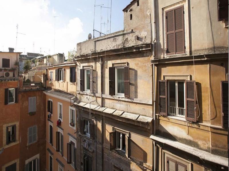 House Paganica * Roma